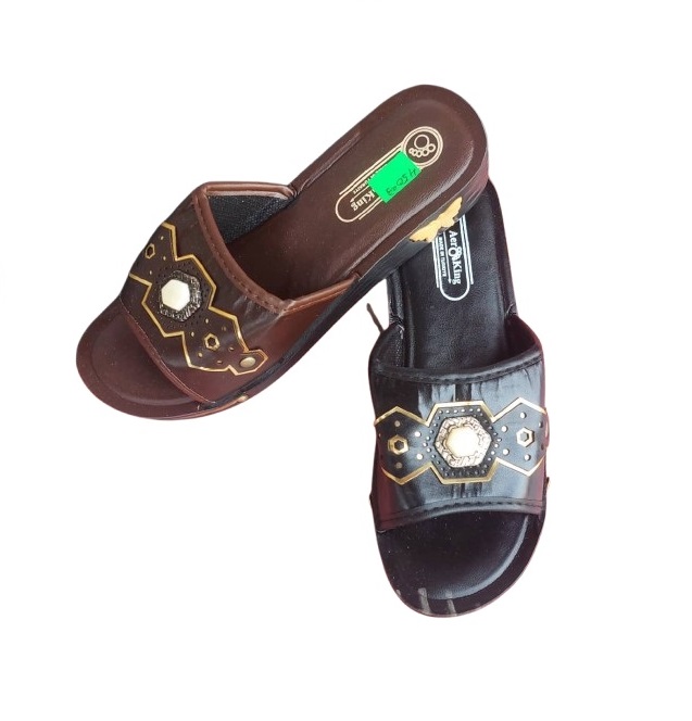 Slippers Models 047